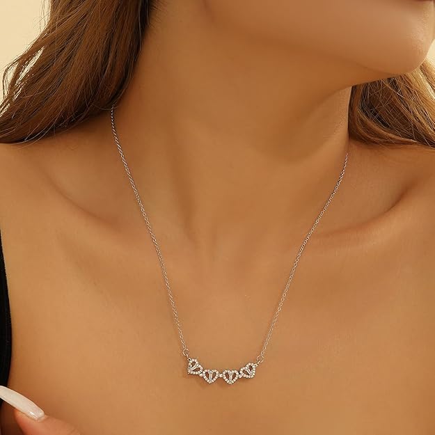 4-Leaf Clover Pendant – Lucky Charm for Her