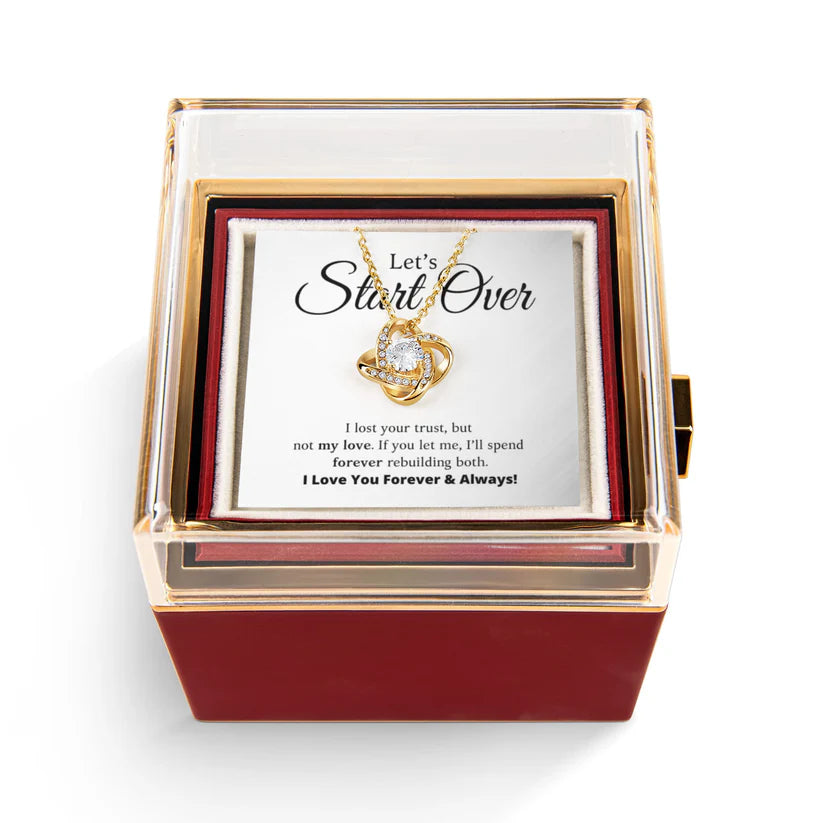 Elegant knot pendant necklace