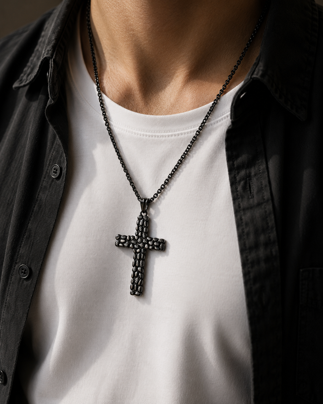 Men's Retro Stainless Steel Cross Pendant Necklace with Pebble Texture - CustomLove