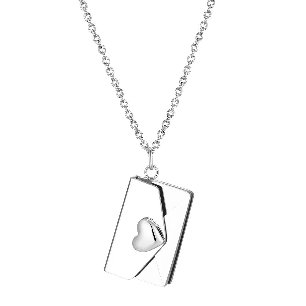 Minimalist fashion necklace