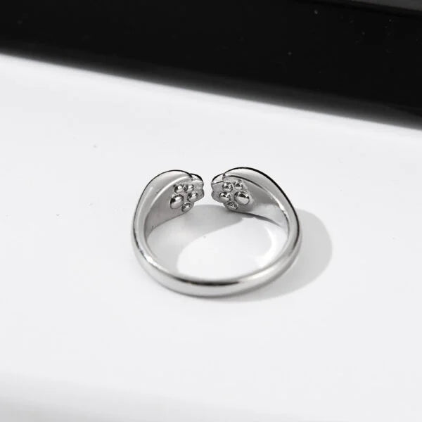 Paw Hug Ring